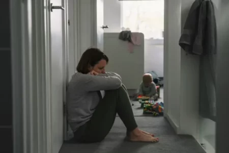 Медикализация материнства: как современный капитализм превратил matrescence в диагноз